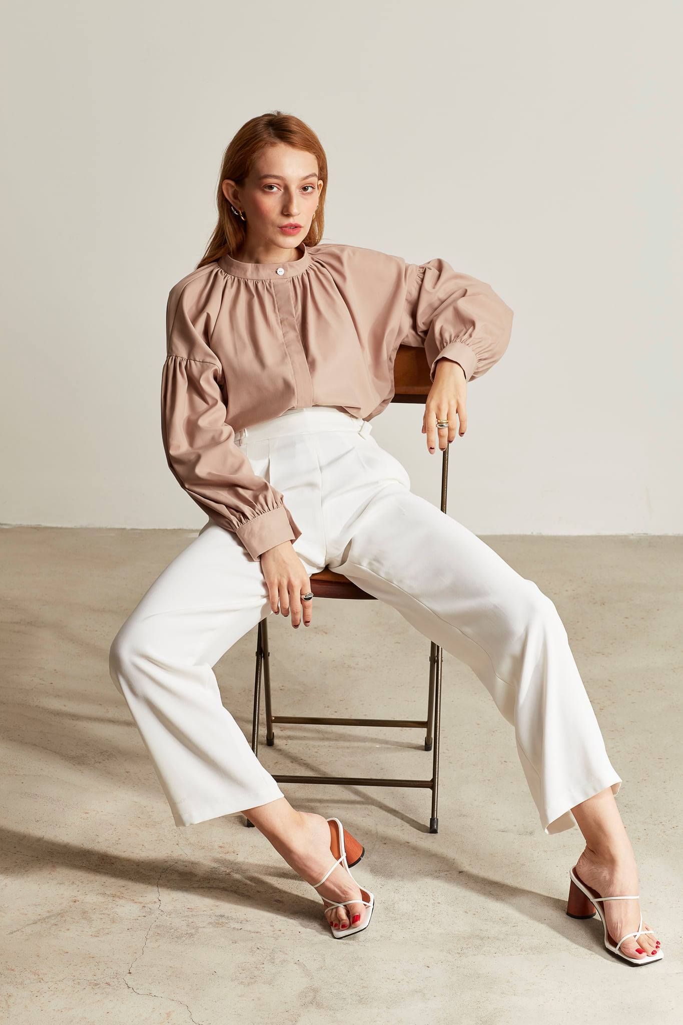 Người mẫu Tây trẻ trung năng động